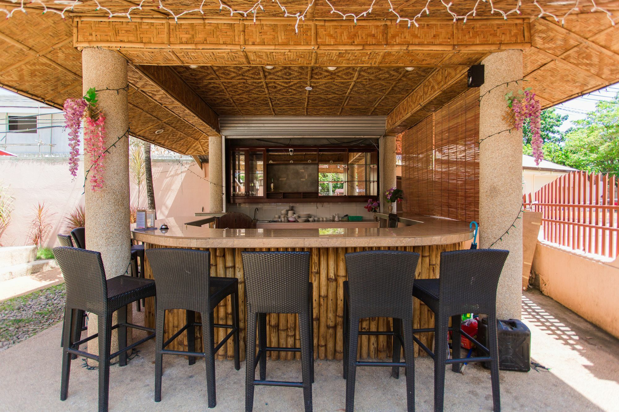 Conrada'S Place Hotel And Resort Panglao Bagian luar foto